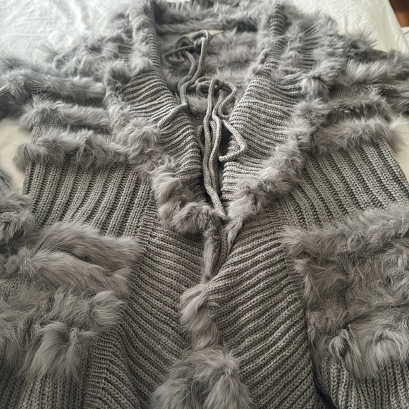 Love token beautiful sweater - Picture 5 of 5